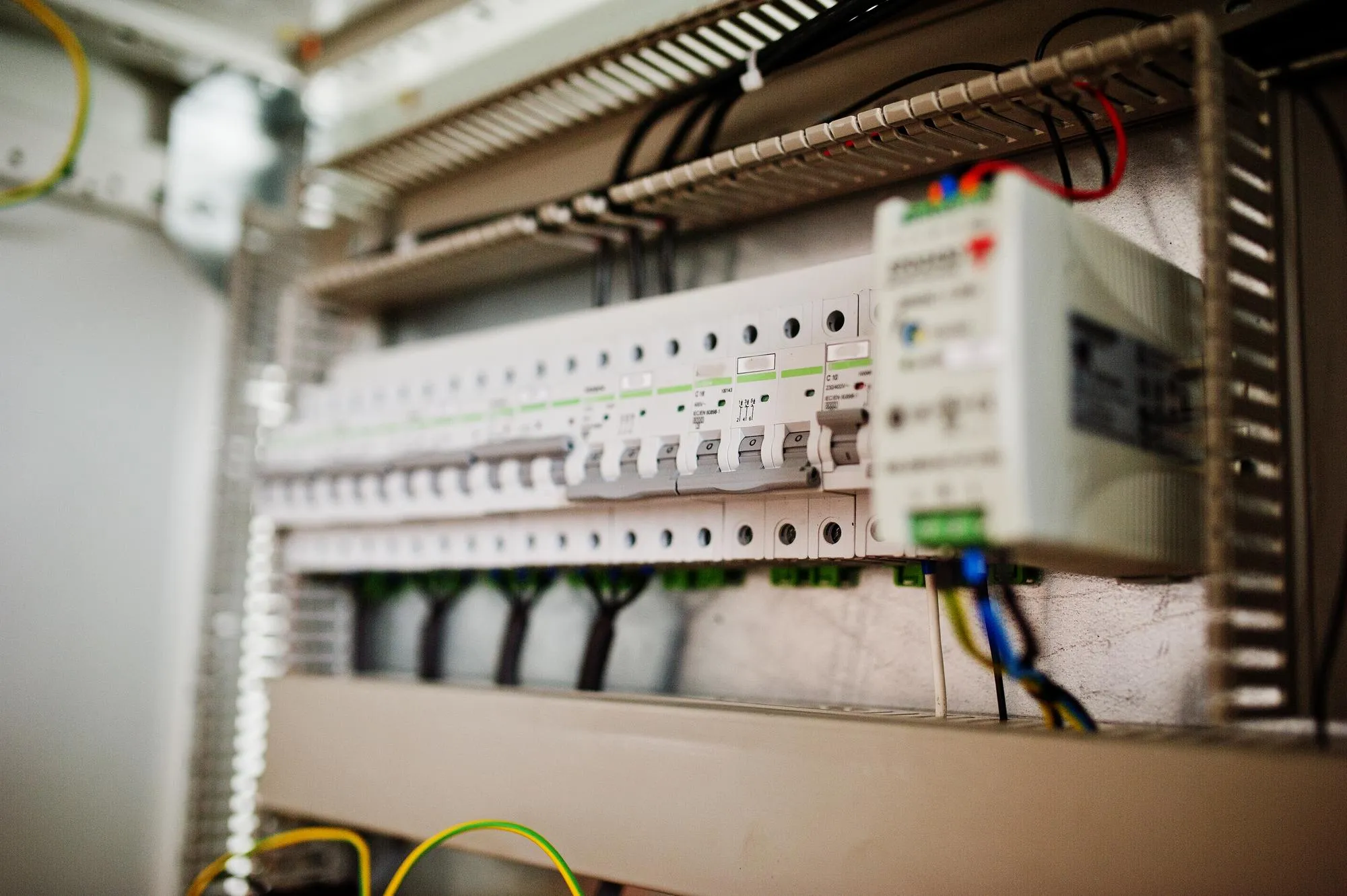 Elettricista Milano 24h | Pronto Intervento Urgente per Guasti e Blackout