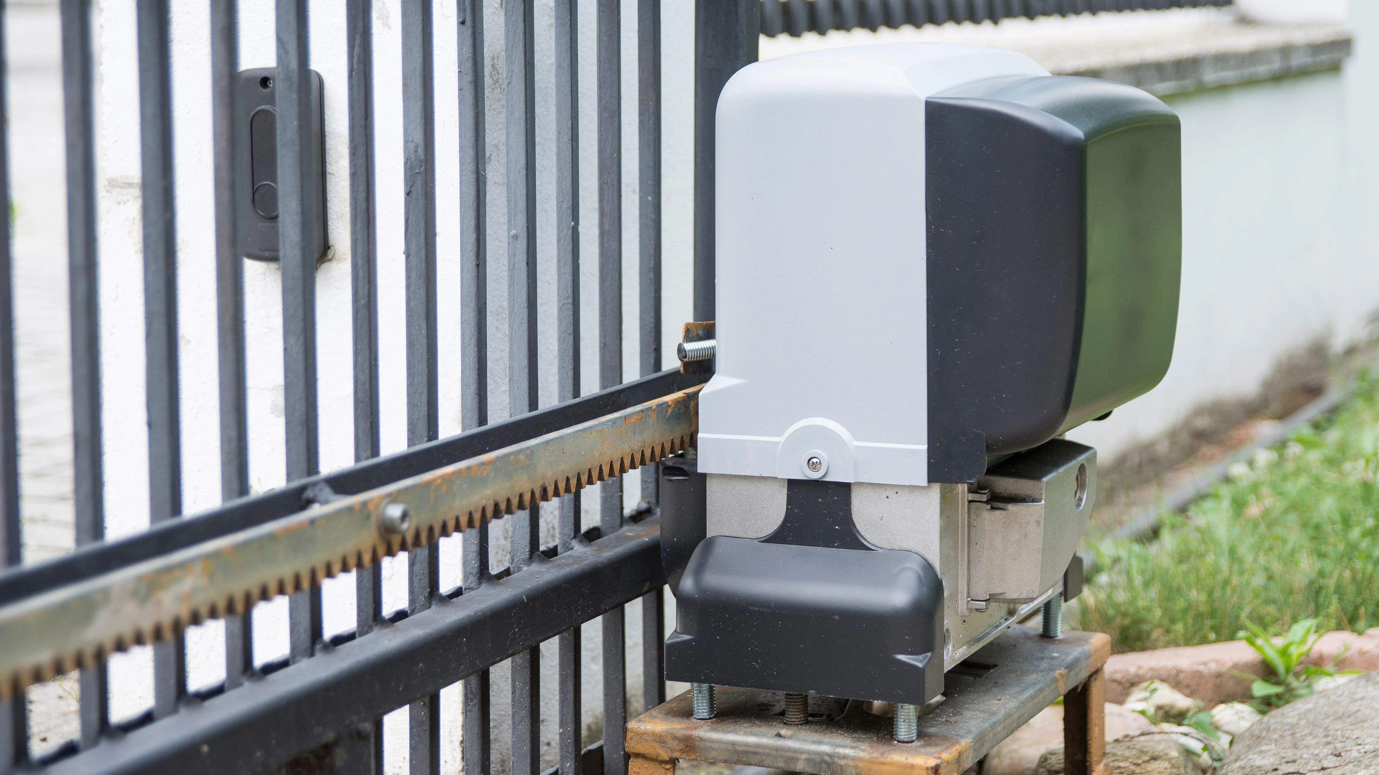 Riparazione Cancelli Automatici Milano 24h | Pronto Intervento Urgente